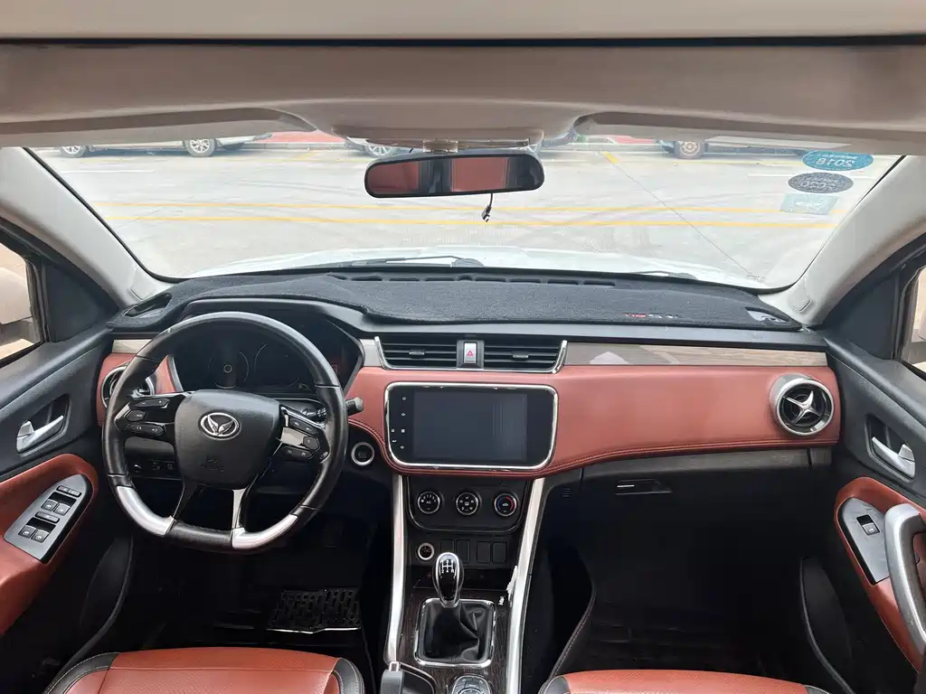 BAIC Huansu S3 S3 L 1.5 L Manual Distinguished