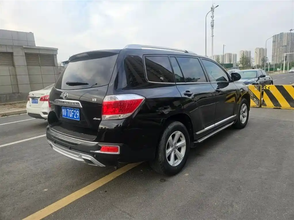 Highlander 2.7 L 2 WD 5-seat Elite