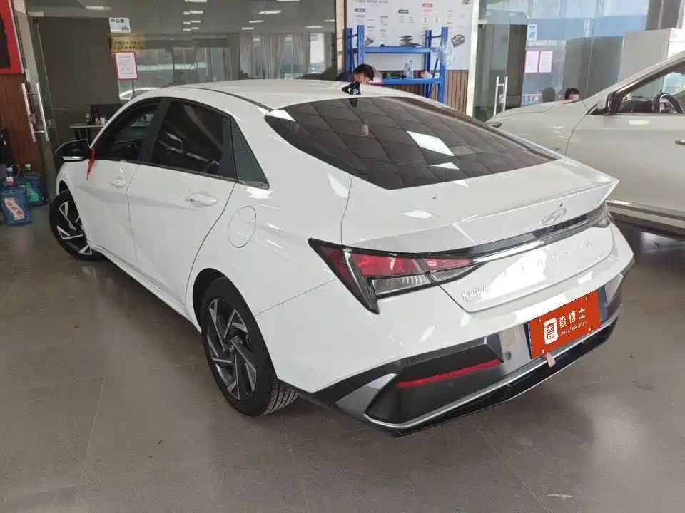 Elantra 1.5 L CVT GLX Elite