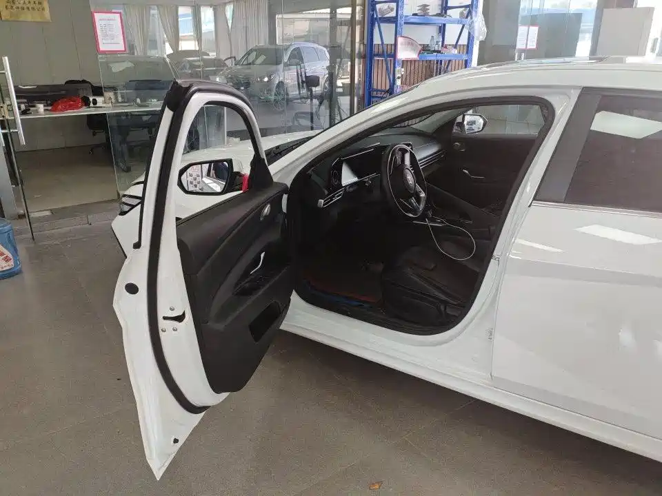 Elantra 1.5 L CVT GLX Elite