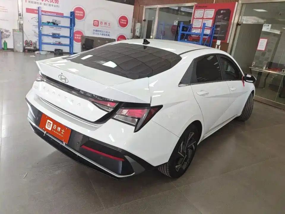 Elantra 1.5 L CVT GLX Elite