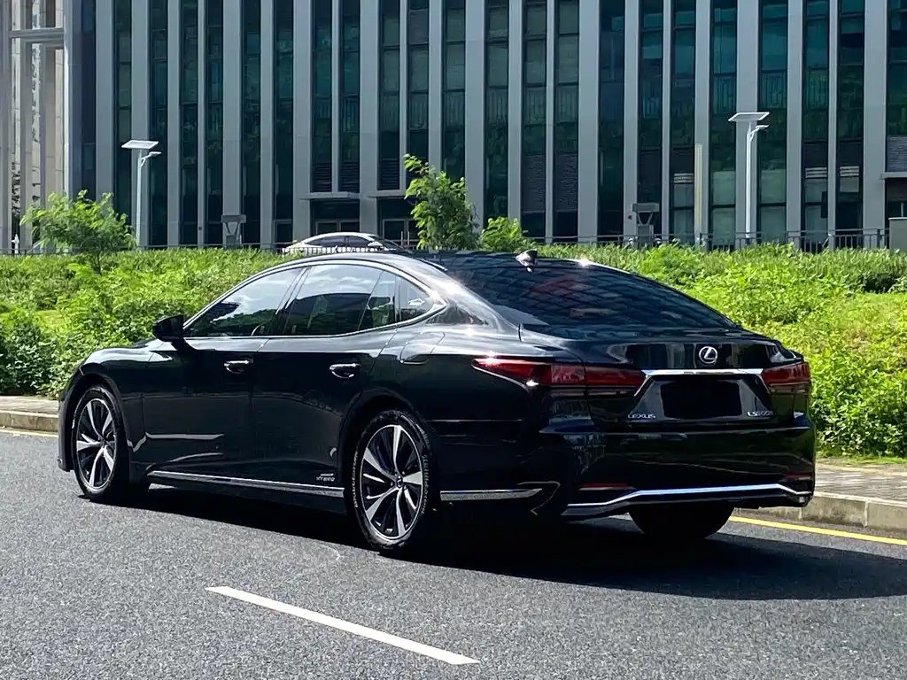Lexus LS 500 h Outstanding
