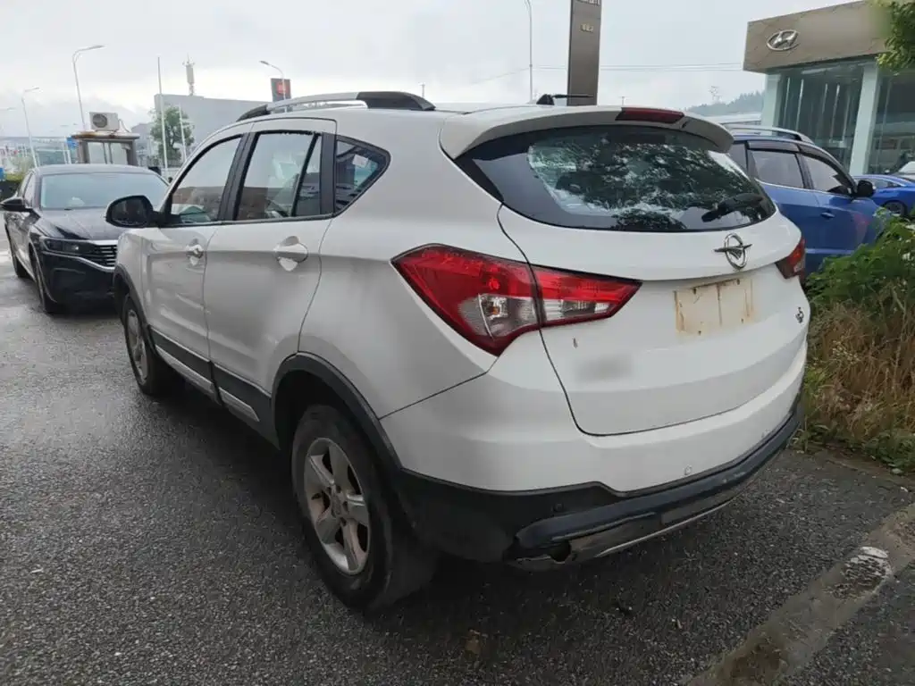 Haima S5 海马S5 2015款 1.6 L 手动豪华型天窗版