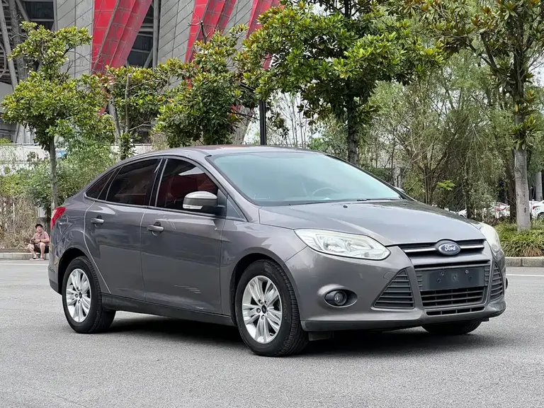 Ford Focus Sedan 1.6 L Auto Comfort