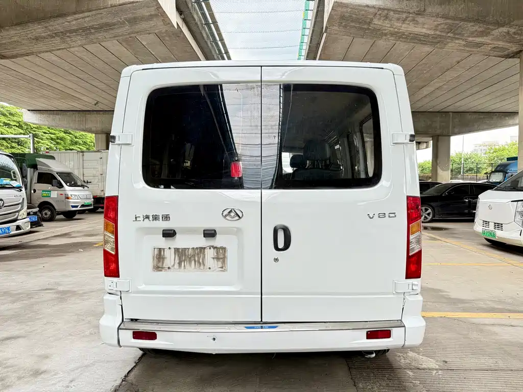 Xintu V80 新途V80 2023款 2.0 T 手动经典傲运通长轴超低顶6/7/8/9座