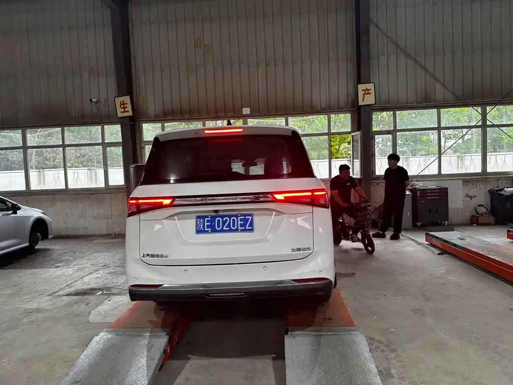 Wuling Jiachen 1.5 T CVT Premium Flagship