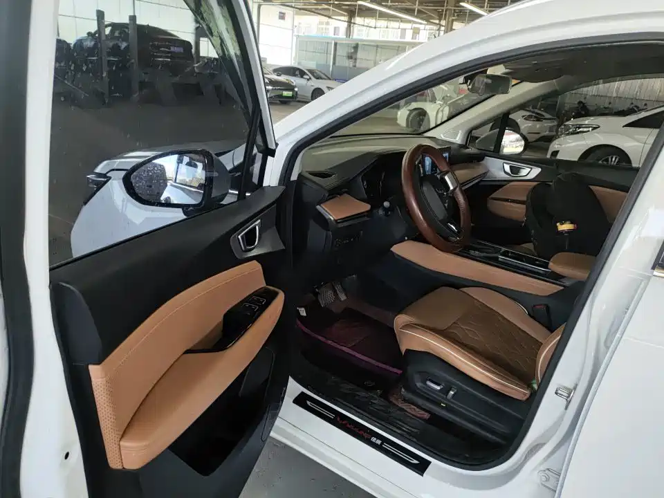 Wuling Jiachen 1.5 T CVT Premium Flagship