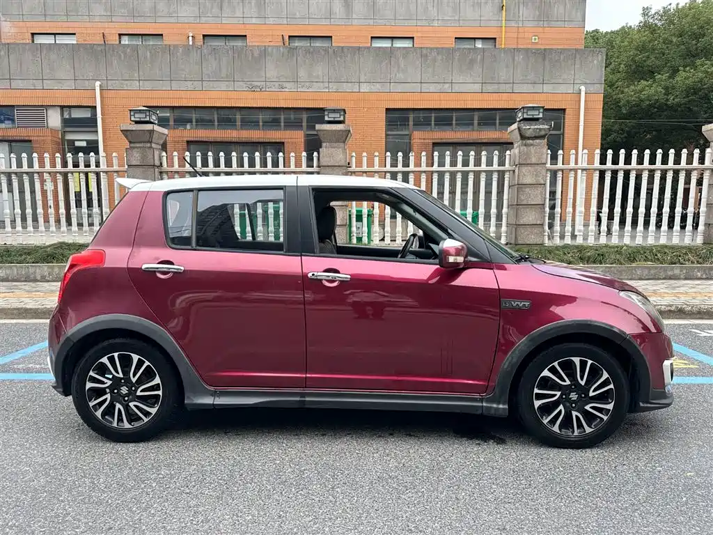 Swift 1.5 L Auto Standard