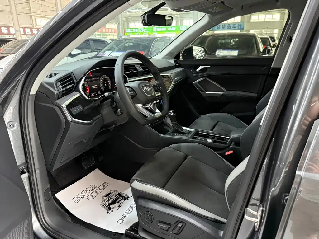 Audi Q3 35 TFSI Fashion Dynamic (1.4 T)
