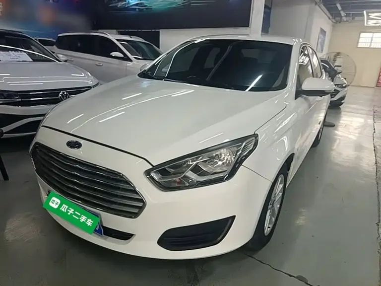 Ford Escort Facelift 1.5 L Auto Quality Enjoyment CN-VI