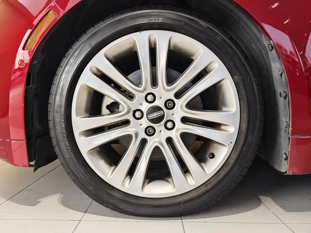 Lincoln MKZ 2.0 T Graceful