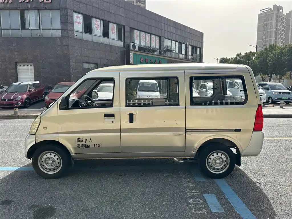 Wuling Rongguang 1.2 L Basic