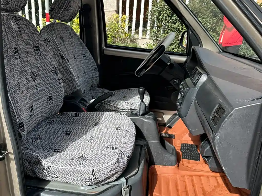 Wuling Rongguang 1.2 L Basic