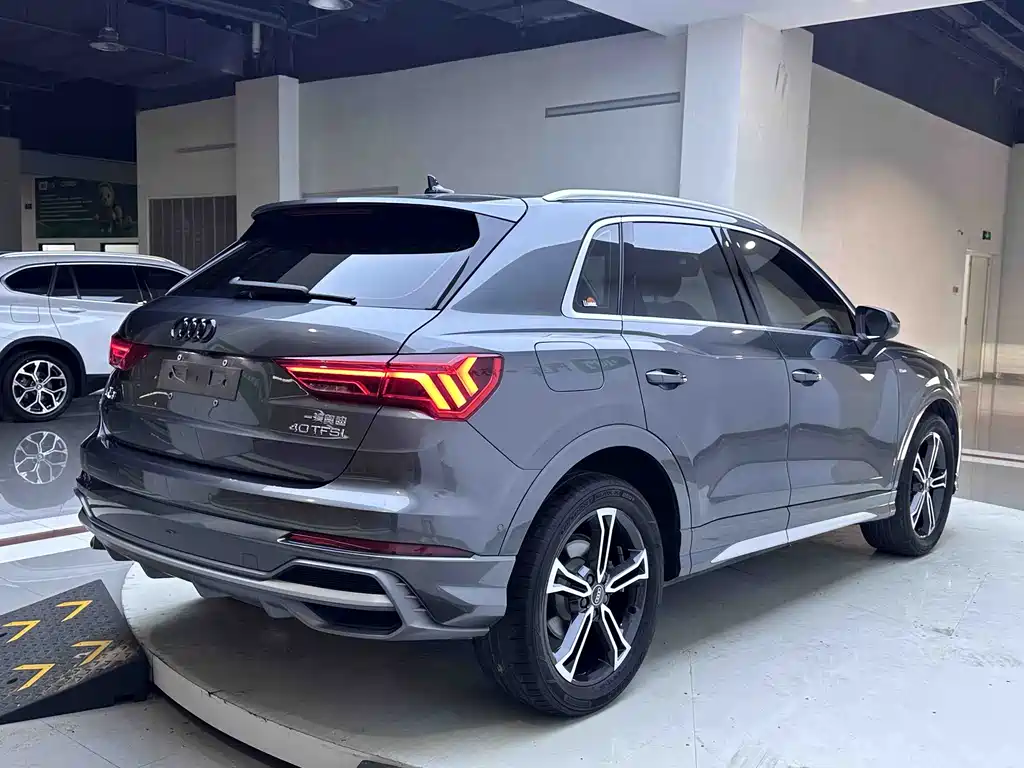 Audi Q3 35 TFSI Fashion Dynamic (1.4 T)