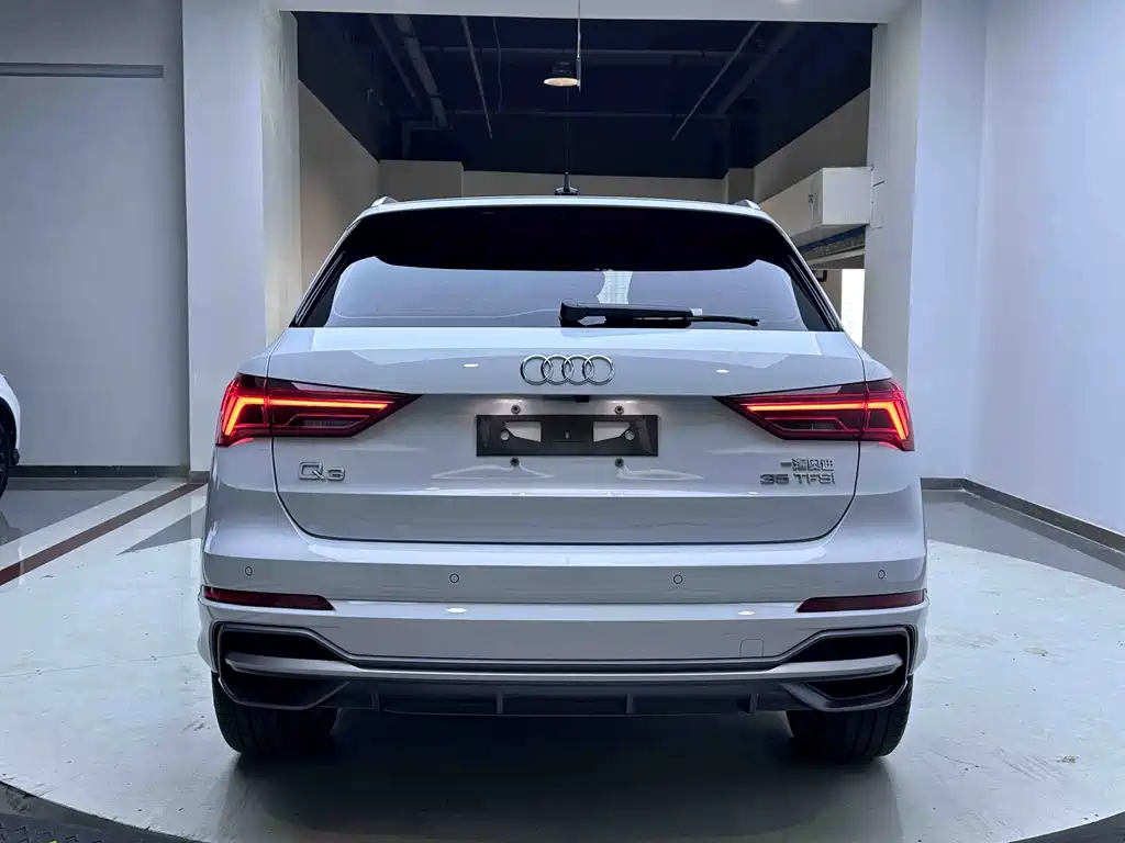 Audi Q3 35 TFSI Fashion Dynamic (1.4 T)