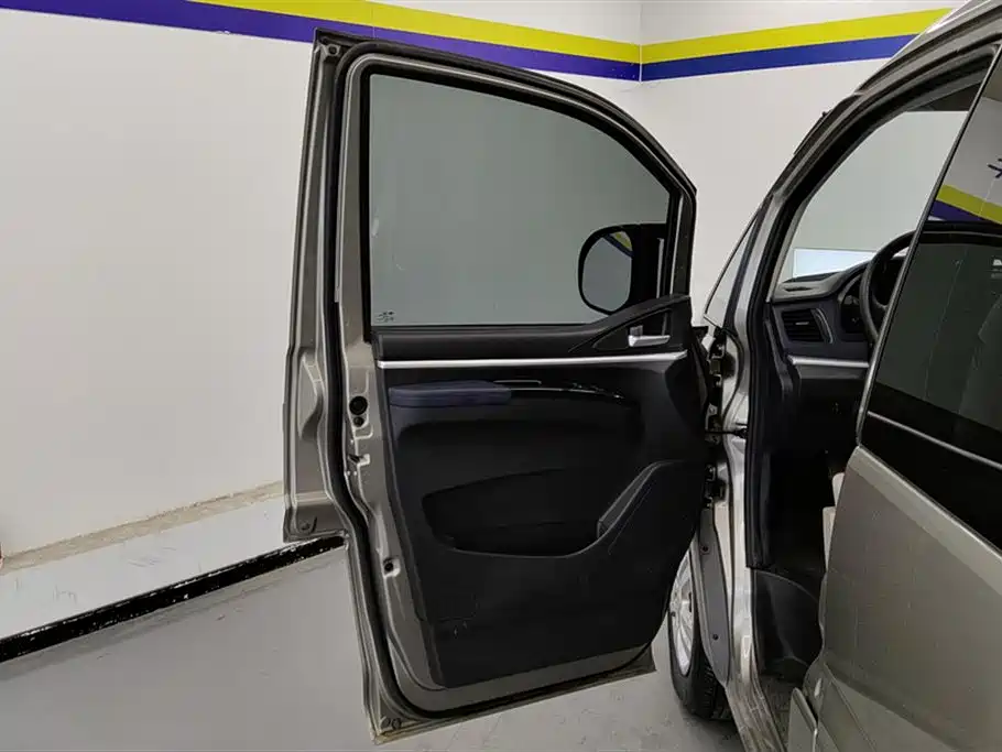 Lingzhi 菱智 2022款 奋斗款 M5 L 2.0 L 基本型 7座