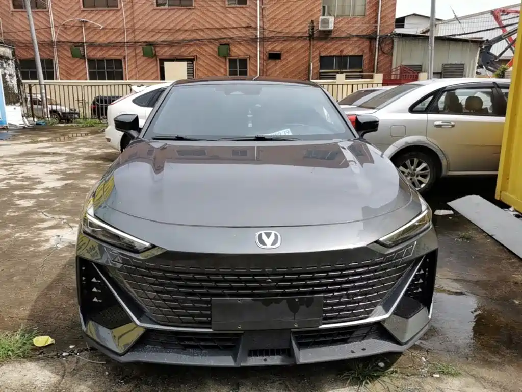 Changan UNI-V 1.5 T Distinguished