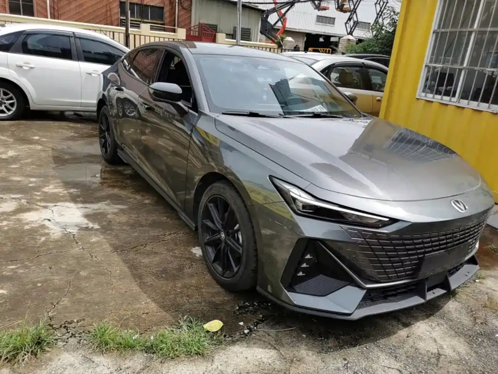Changan UNI-V 1.5 T Distinguished