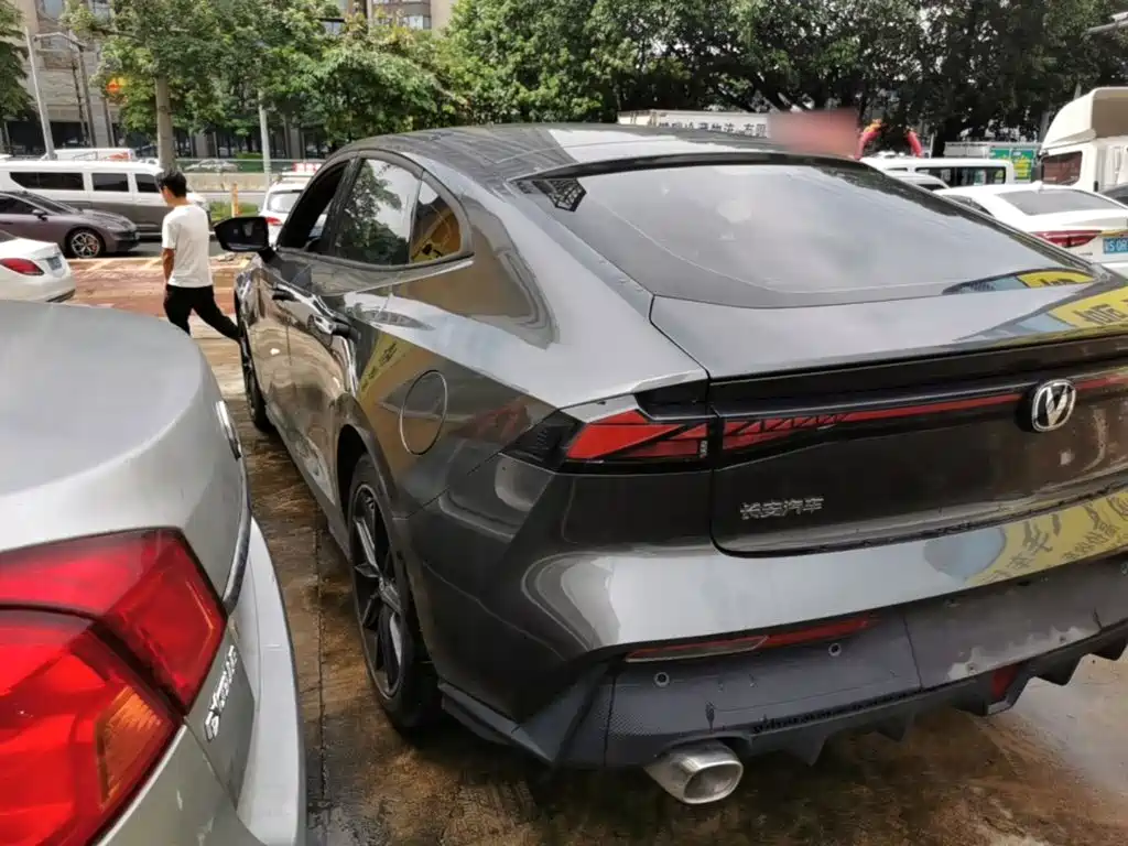 Changan UNI-V 1.5 T Distinguished