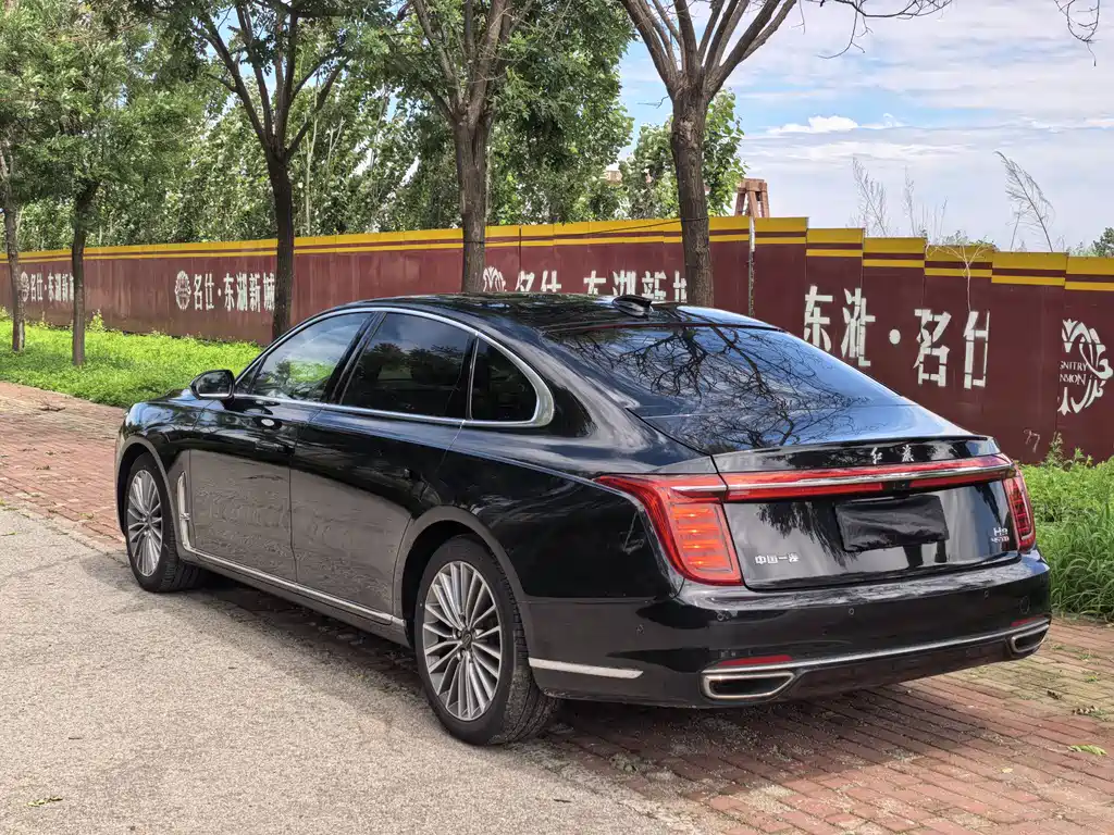 Hongqi H9 2.0 T Connected Flagship