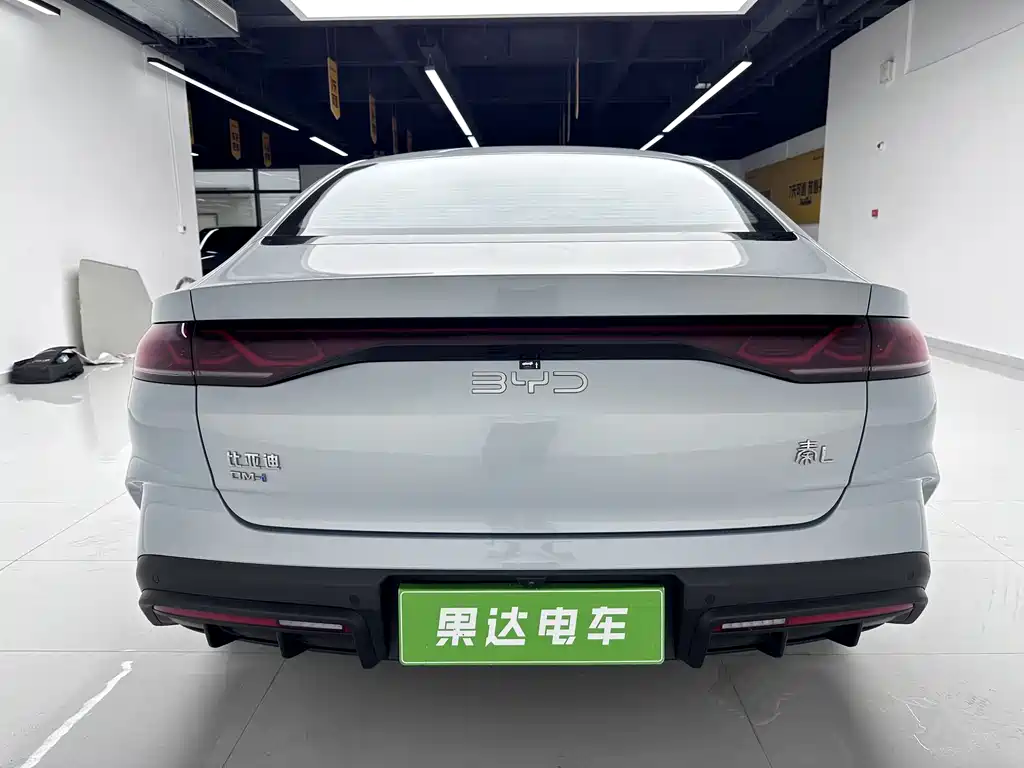 Qin L DM-i 120 KM Outstanding