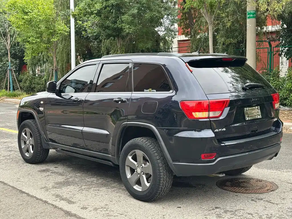 Grand Cherokee (Import) 大切诺基(进口) 2012款 3.6 L 豪华导航版