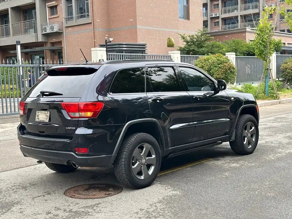 Grand Cherokee (Import) 大切诺基(进口) 2012款 3.6 L 豪华导航版