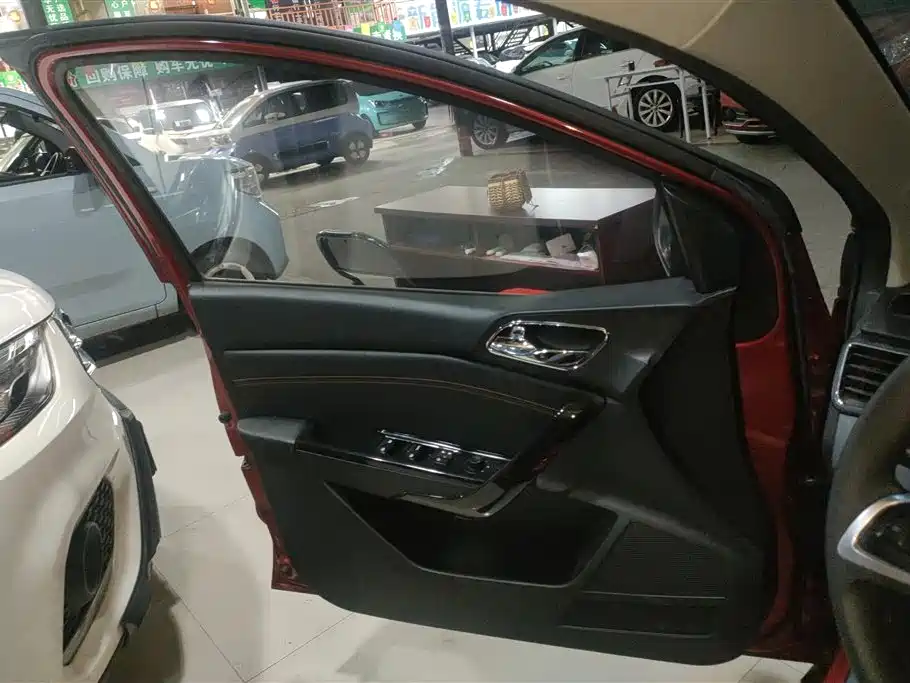Baojun 310 1.2 L Manual Luxury