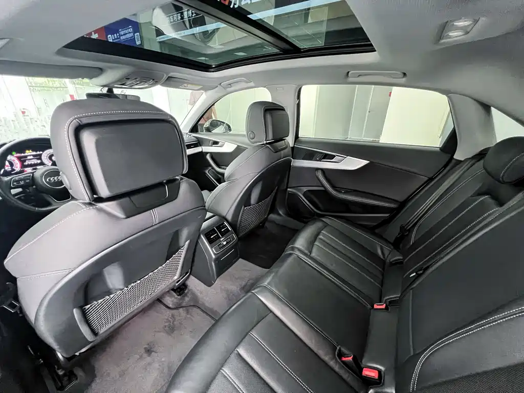 Audi A4 L 40 TFSI Luxury Dynamic