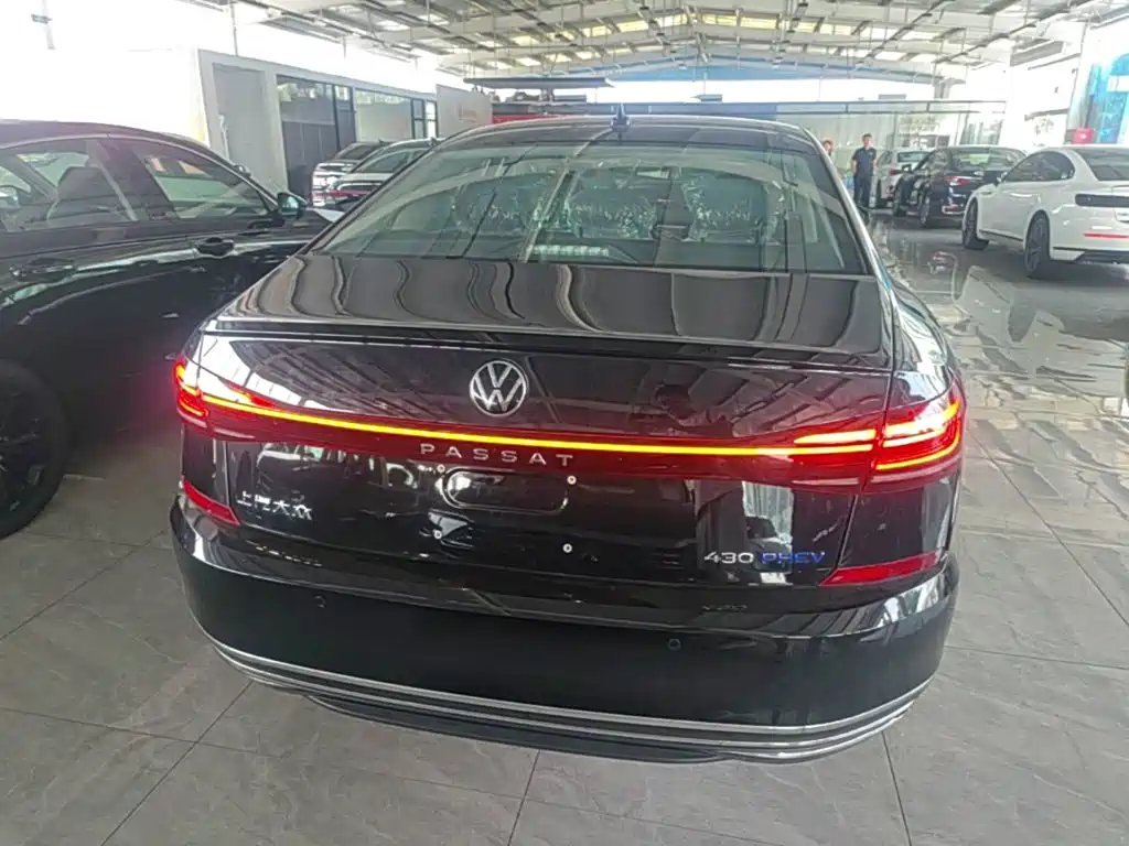 Passat NEV 帕萨特插电混动 2025款 430 PHEV 混动商务版