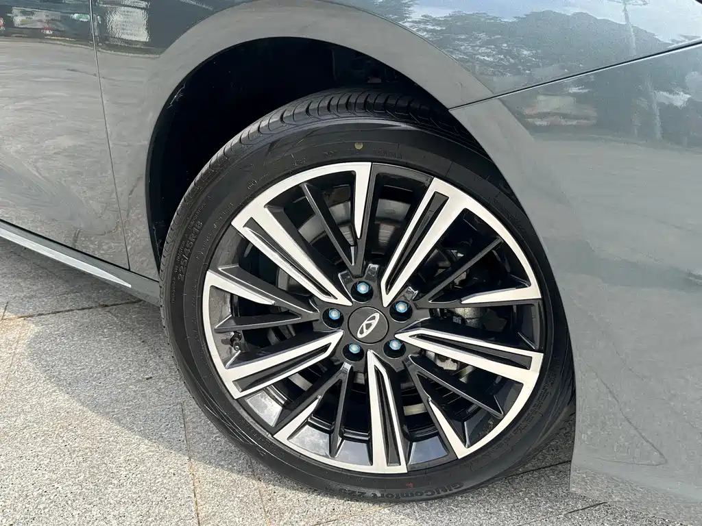 Arrizo 8 PRO 1.6 T DCT Luxury +