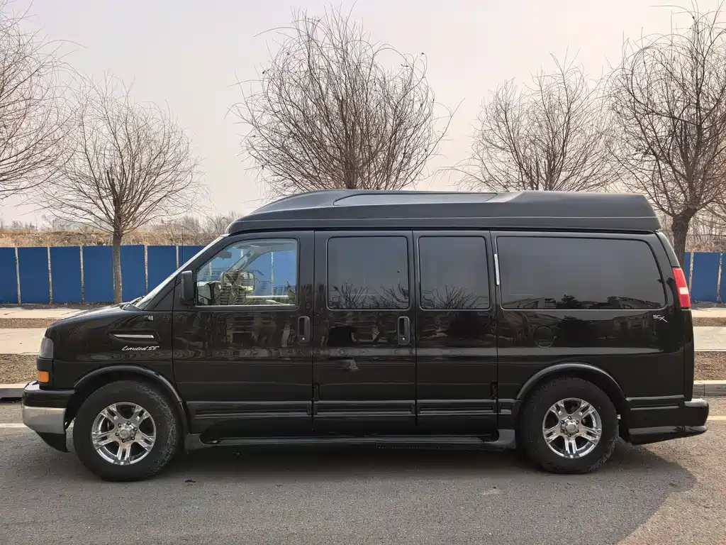 SAVANA 5.3 L Business Star 7-seat