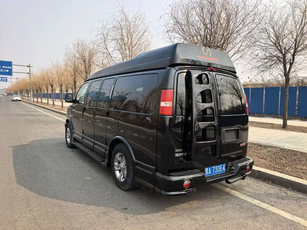 SAVANA 5.3 L Business Star 7-seat