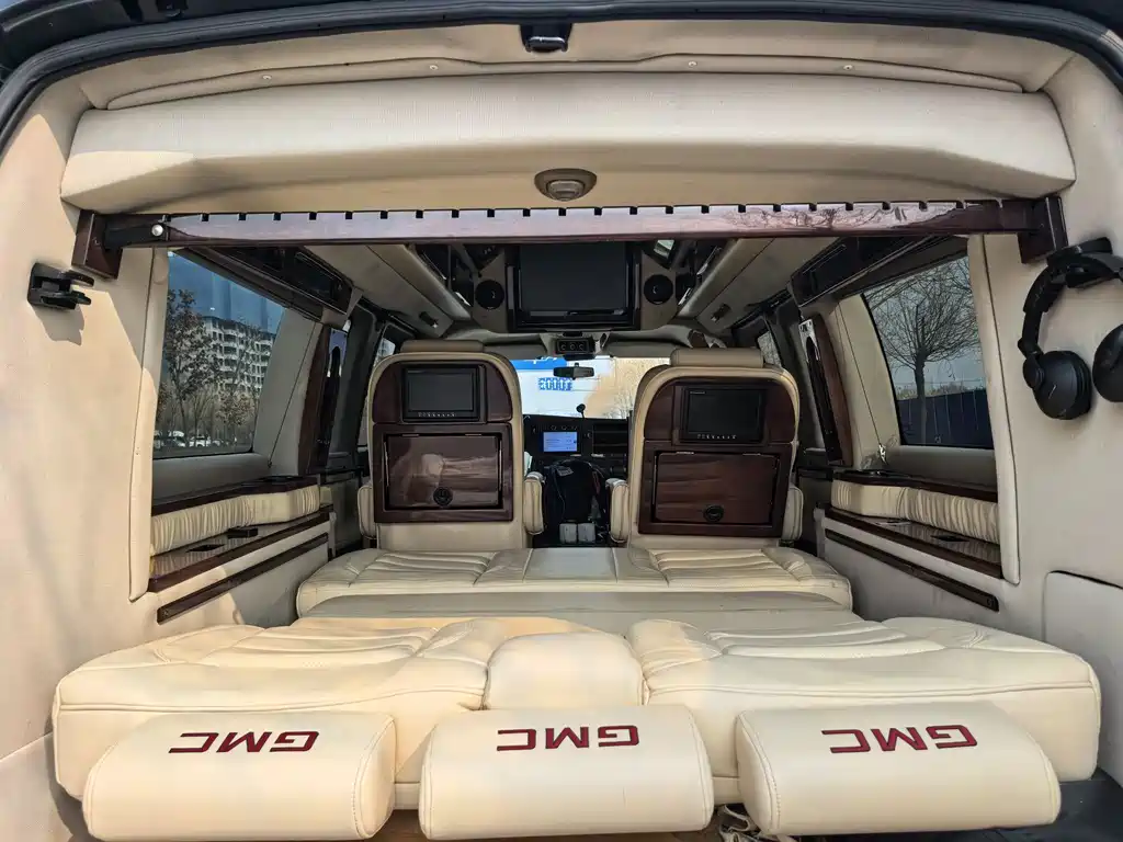 SAVANA 5.3 L Business Star 7-seat