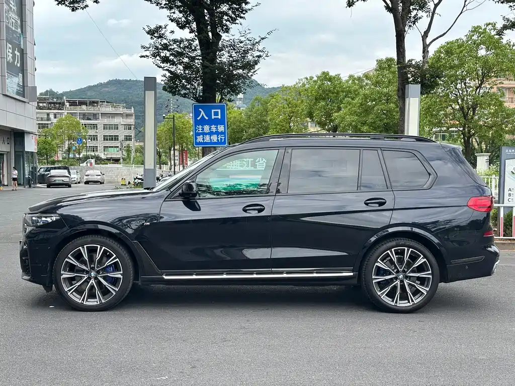 BMW X7 xDrive40 i Executive M Sport Package