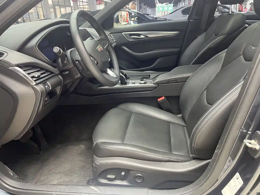 Cadillac CT5 28 T Luxury (Standard)