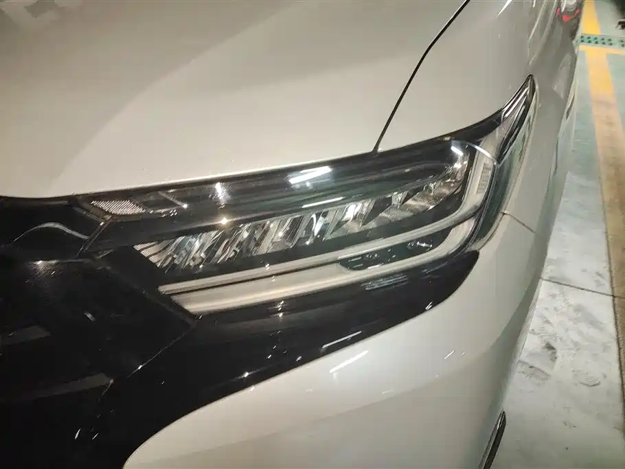 Elysion 2.0 L e:HEV Luxury