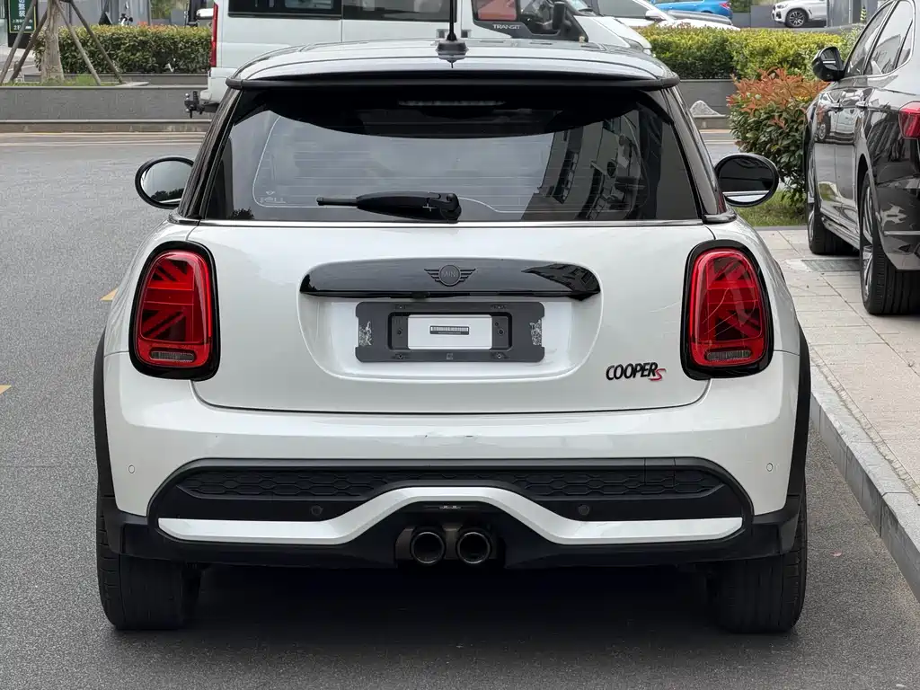 MINI Facelift 2.0 T COOPER S Artist