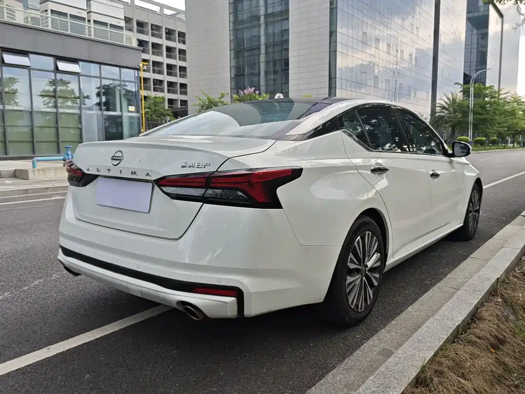 Teana 2.0 L XL-TLS Joy