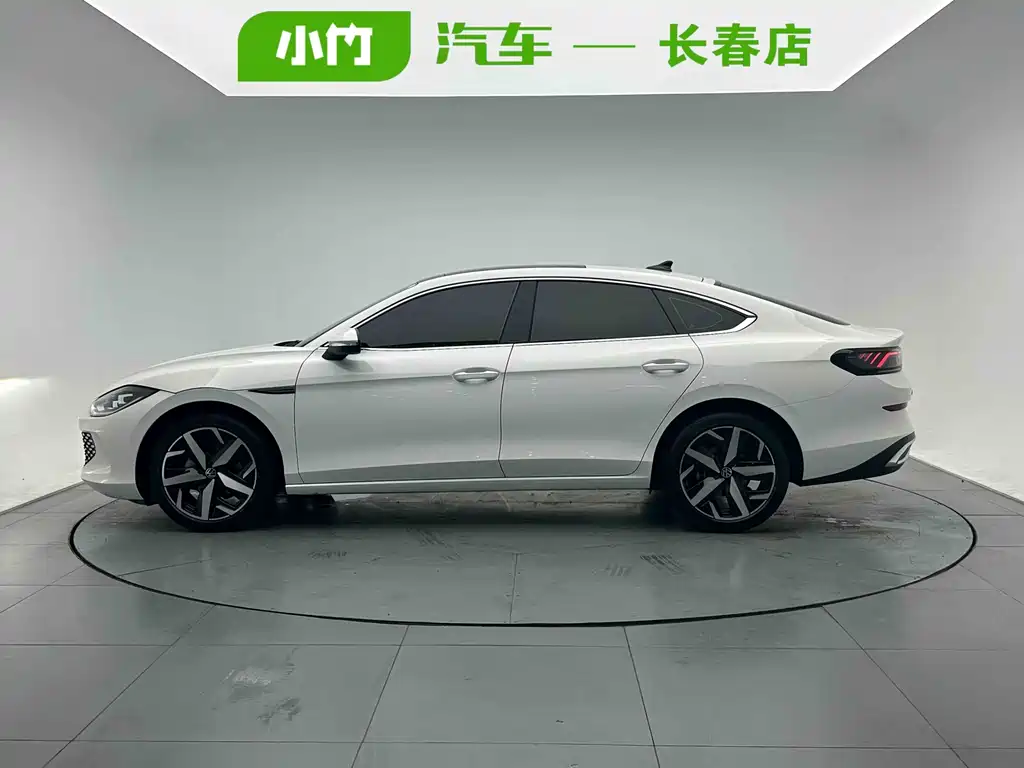 Lamando Lamando L 280 TSI DSG Spicy Cool