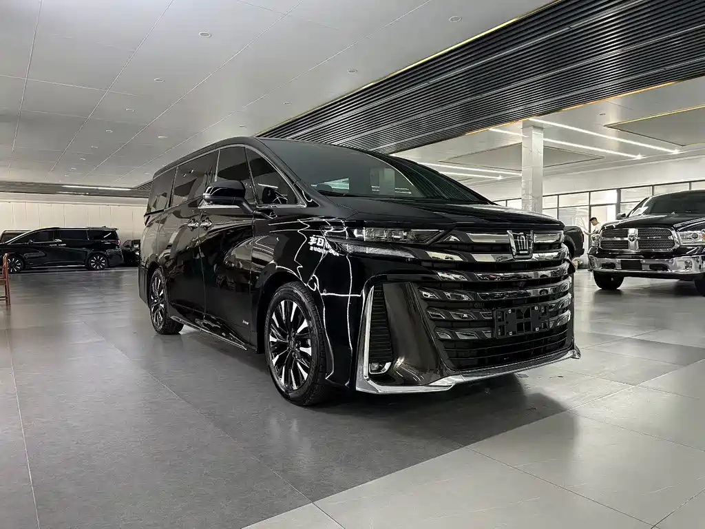 Vellfire Crown Dual Engine 2.5 L Supreme