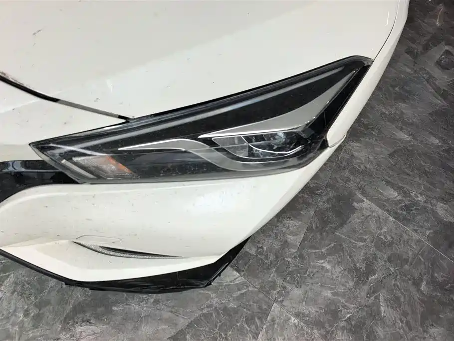 Lannia 1.6 L CVT Connected Smart Cool