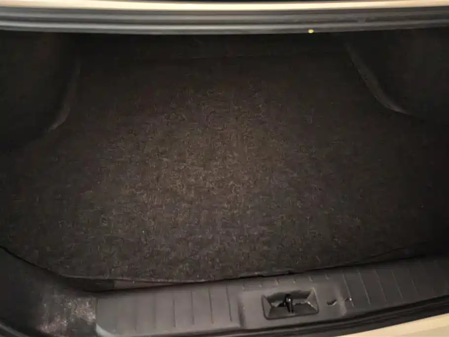 Sylphy 1.6 L XL CVT Joy