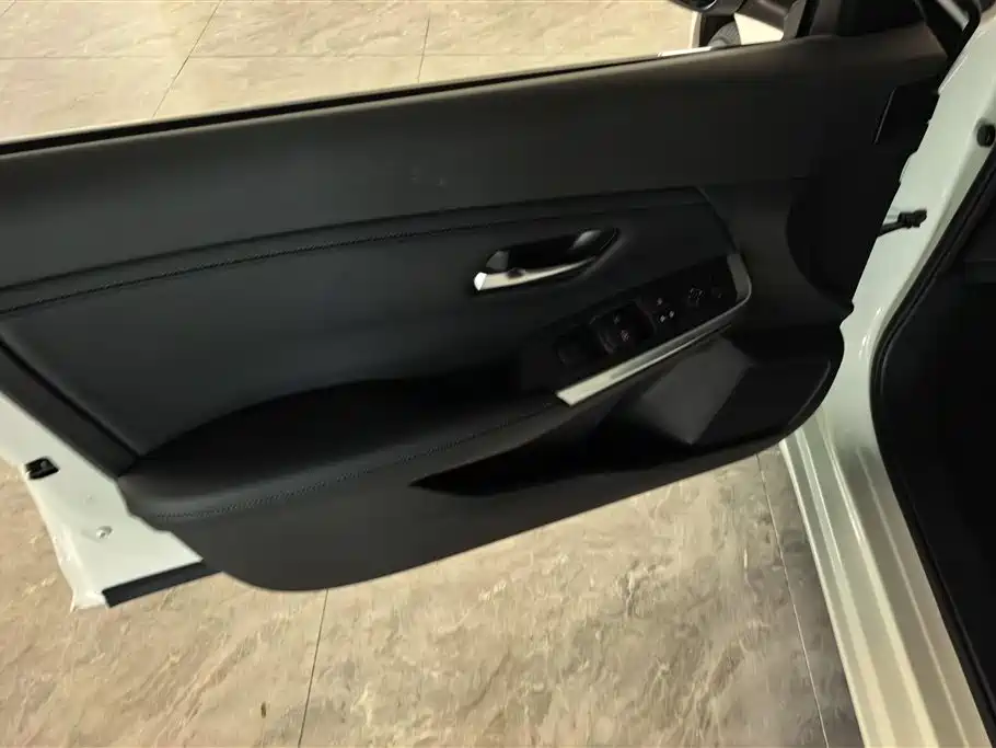 Sylphy 1.6 L XL CVT Joy
