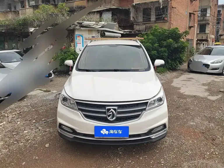 Baojun 730 1.5 L Manual Fashion 7-seat