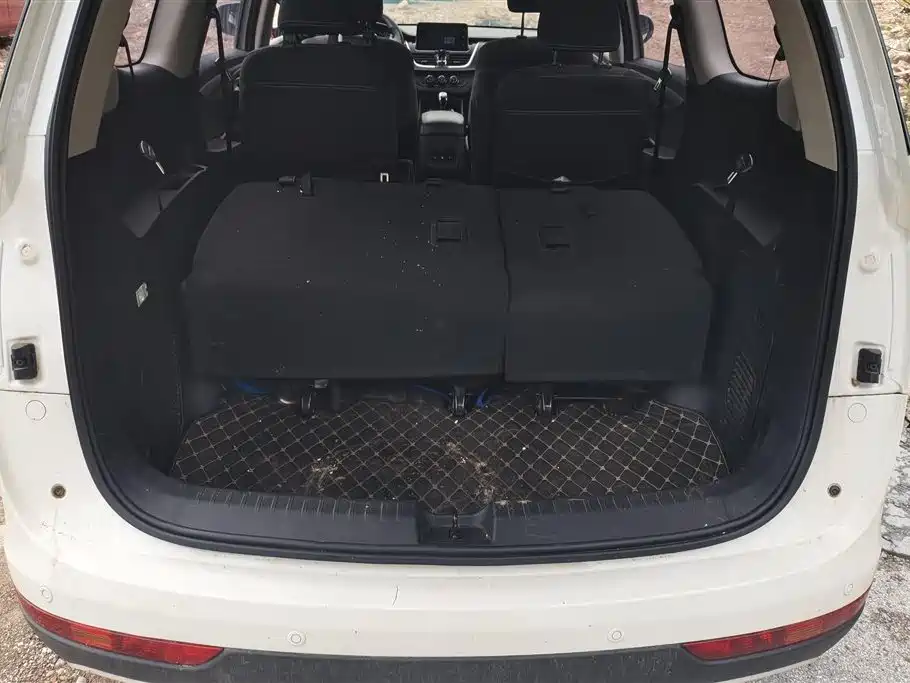 Baojun 730 1.5 L Manual Fashion 7-seat