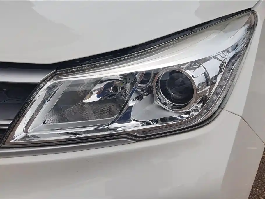 Baojun 730 1.5 L Manual Fashion 7-seat