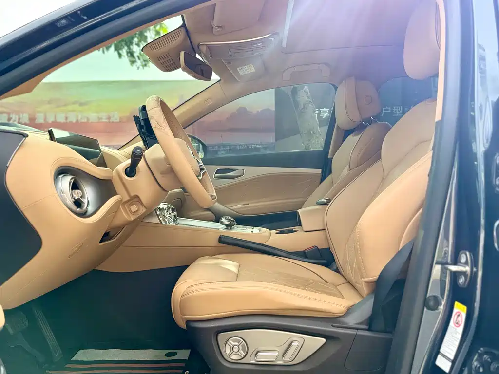 Denza N8 4 WD Super Hybrid Flagship 6-seat