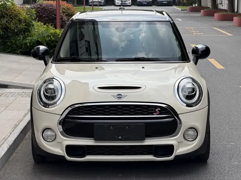 MINI 2.0 T COOPER S Classic 5-door