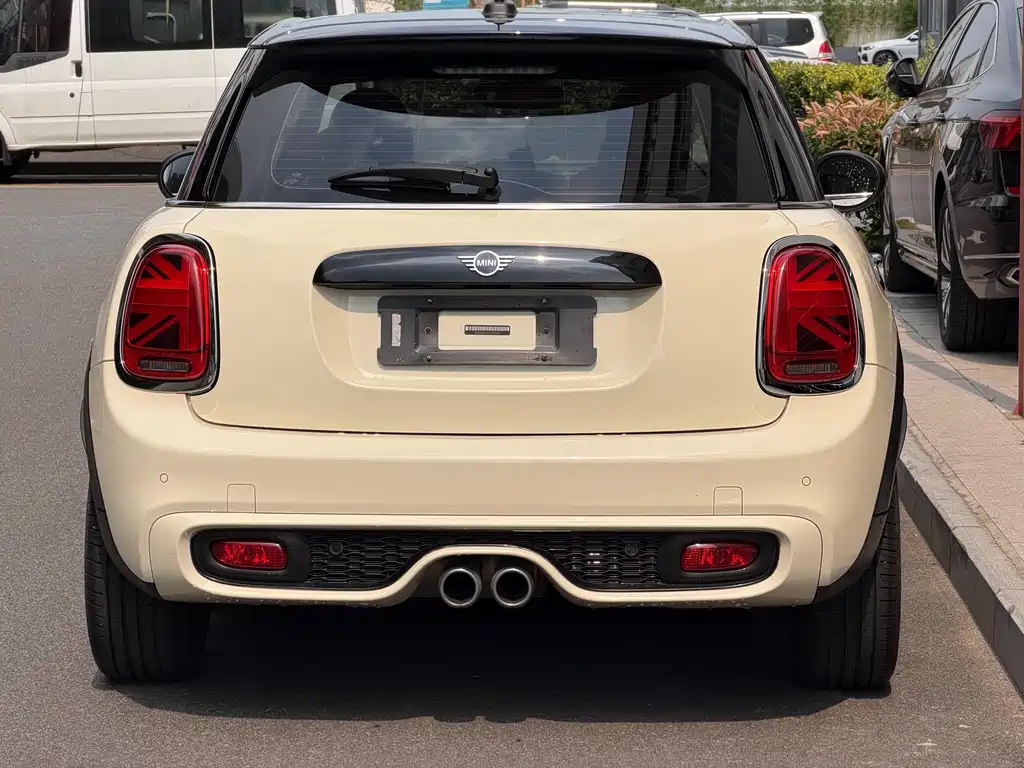 MINI 2.0 T COOPER S Classic 5-door